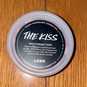 Lush The Kiss Mouthwash Tabs